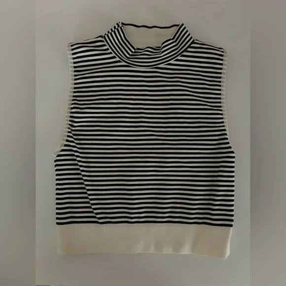 Bebe P/S crop top white and black striped sleeveless top cut out back mock neck - Picture 4 of 5